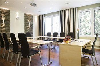 Готель Nova Park Conference Knivsta  Екстер'єр фото