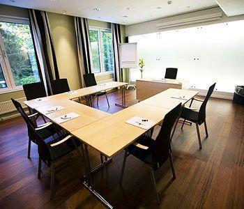 Готель Nova Park Conference Knivsta  Екстер'єр фото